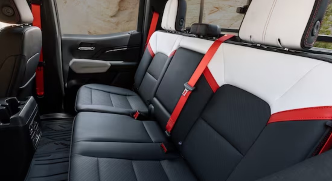 2024 GMC Canyon AT4 Trim and Features